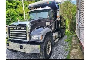 2022 Mack GRANITE  Truck-Dump